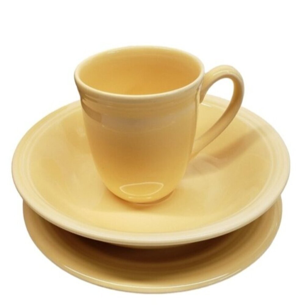 Oneida Petals Dining Set Bowl, Plate, Mug In Box Yellow Set of Three